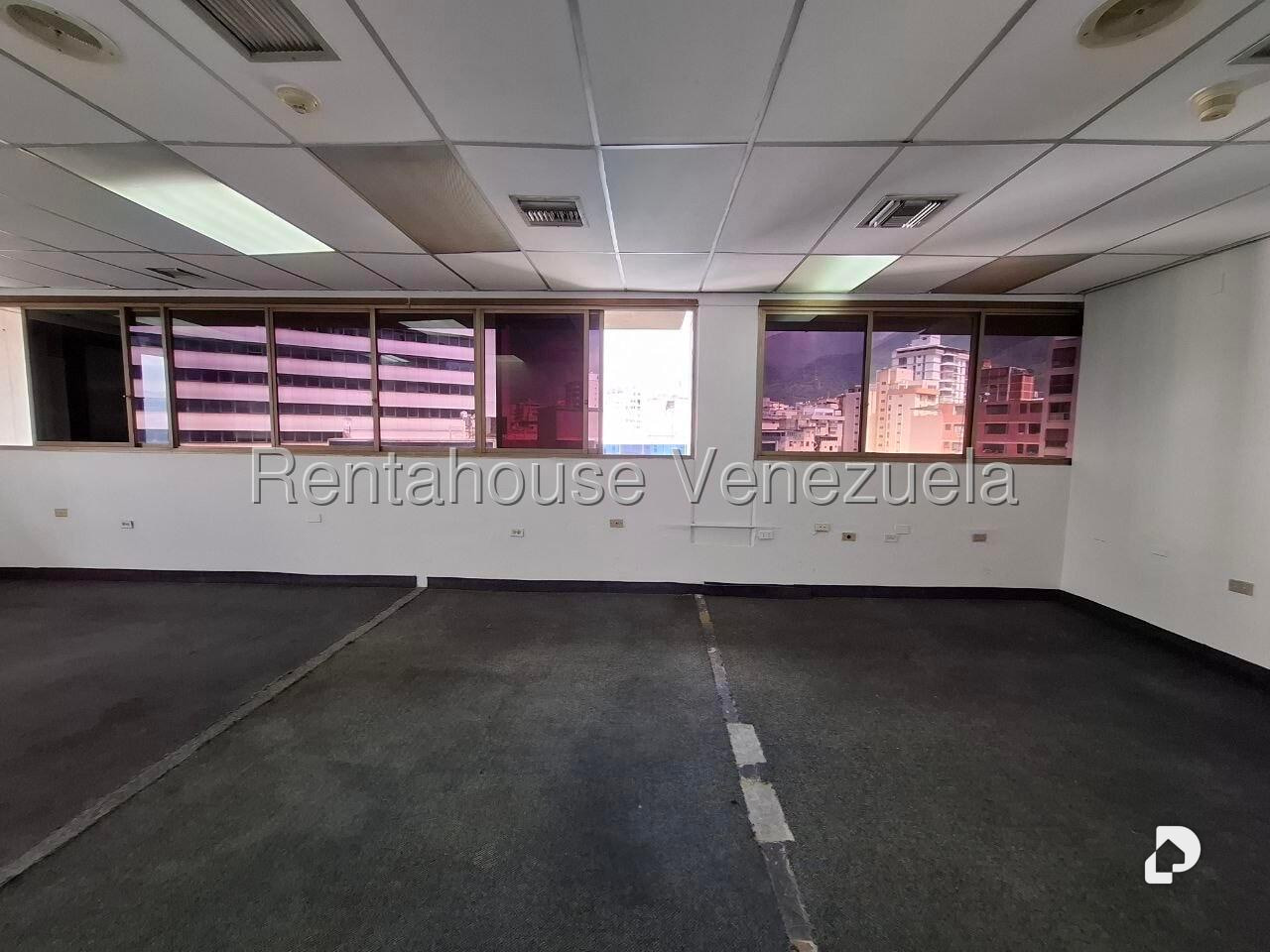 Local comercial en Los Palos Grandes, Caracas – 5