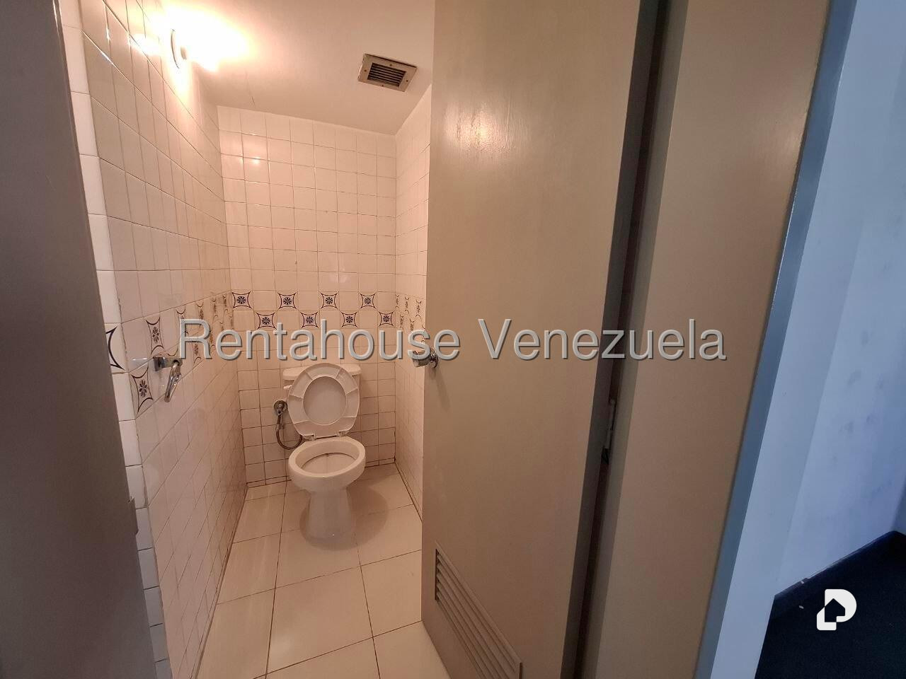Local comercial en Los Palos Grandes, Caracas – 7