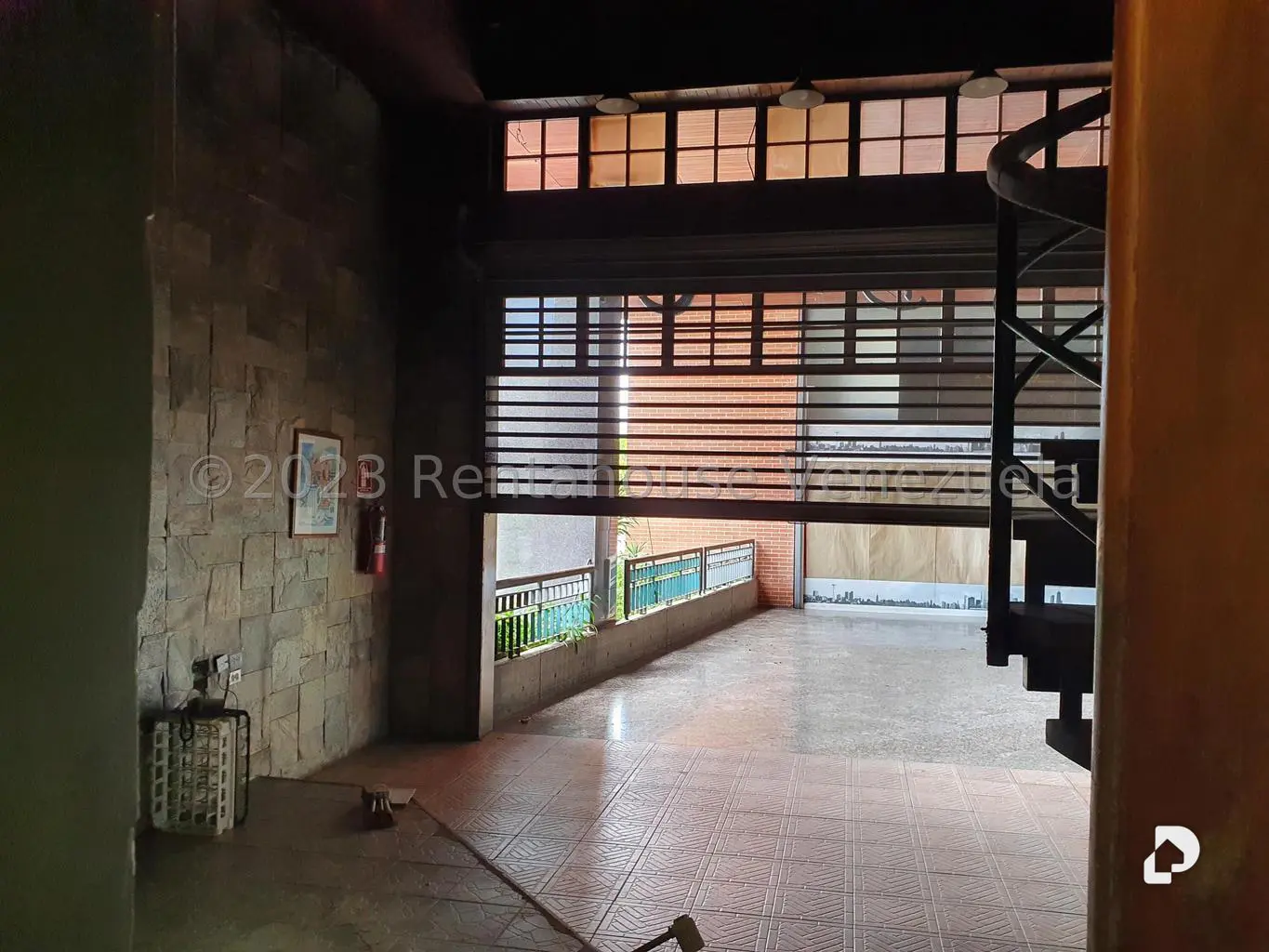 Local comercial en Lomas de La Lagunita, Caracas – 11