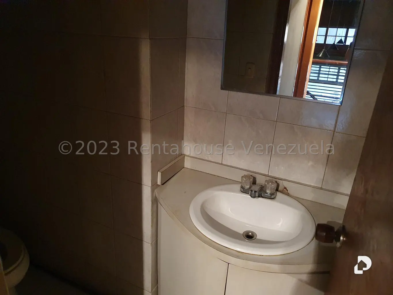 Local comercial en Lomas de La Lagunita, Caracas – 6