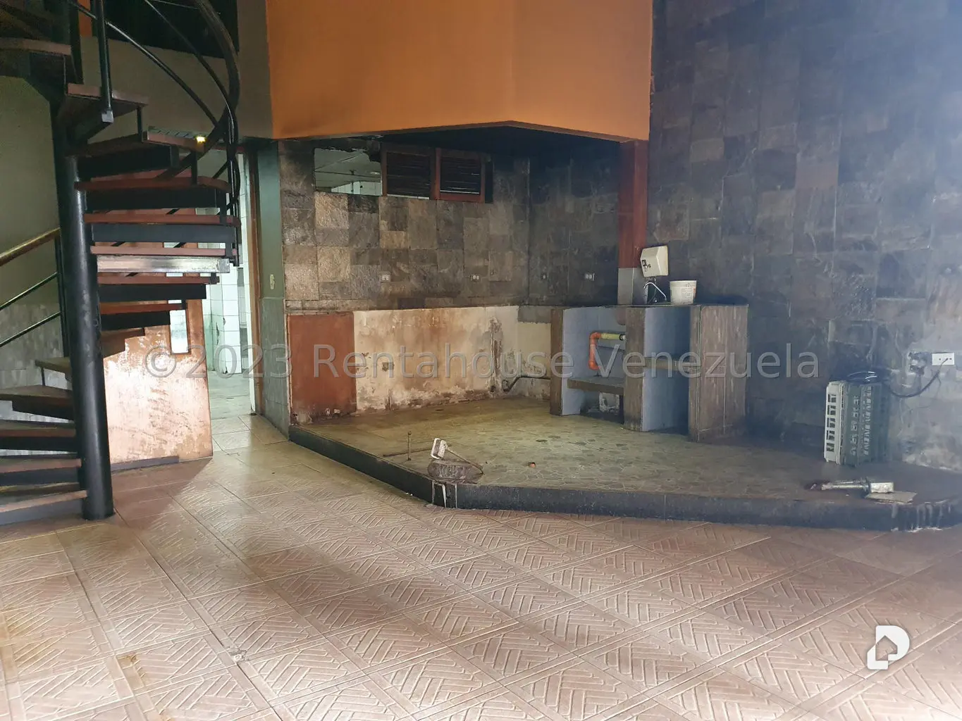 Local comercial en Lomas de La Lagunita, Caracas – 4