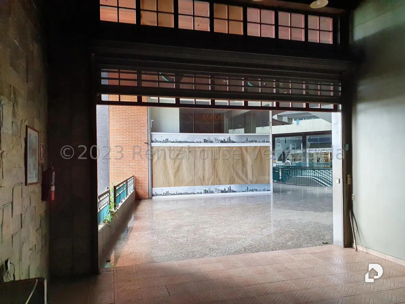 Local comercial en Lomas de La Lagunita, Caracas – 8