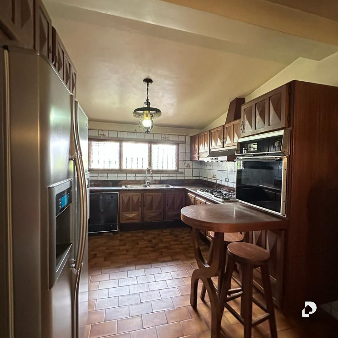 House in La Lagunita, Caracas – 6