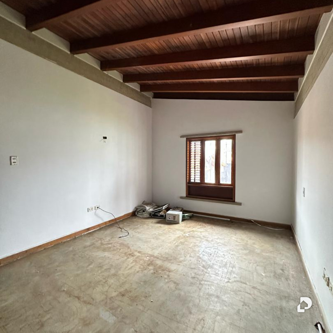 House in La Lagunita, Caracas – 4