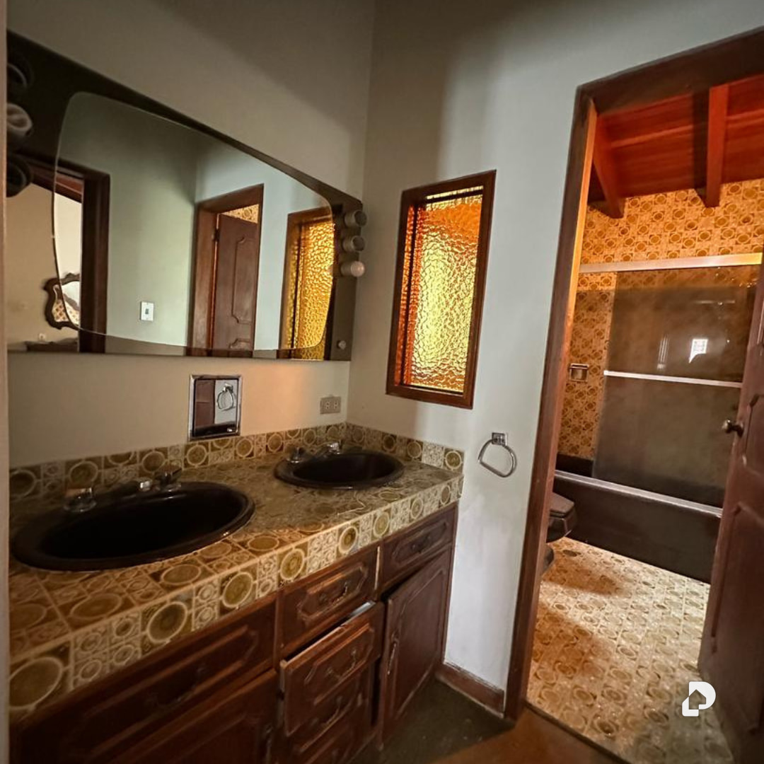 House in La Lagunita, Caracas – 10