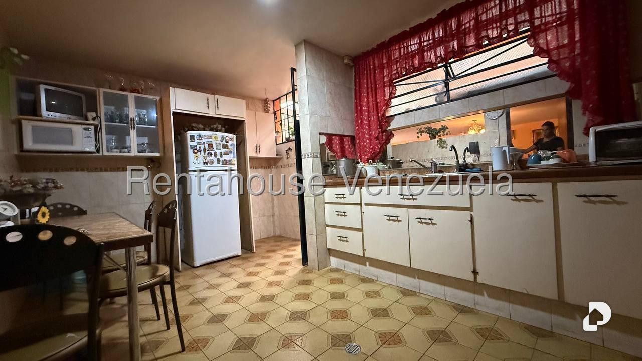House in Los Chorros, Caracas – 24