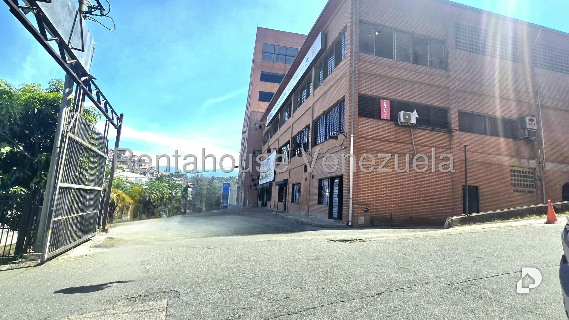 Commercial space in Piedra Azul, Caracas – 2