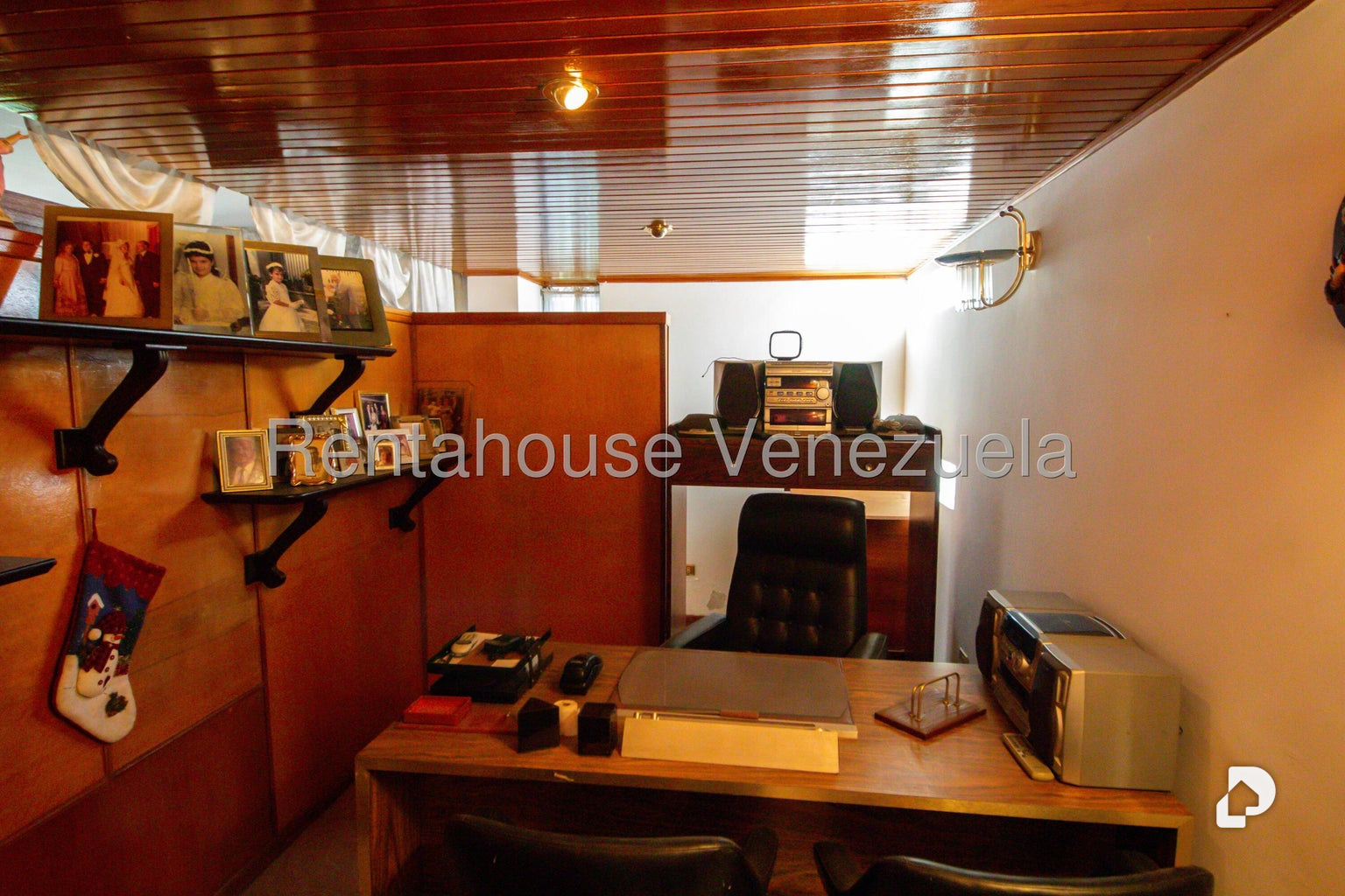 Casa en Lomas de La Lagunita, Caracas – 29