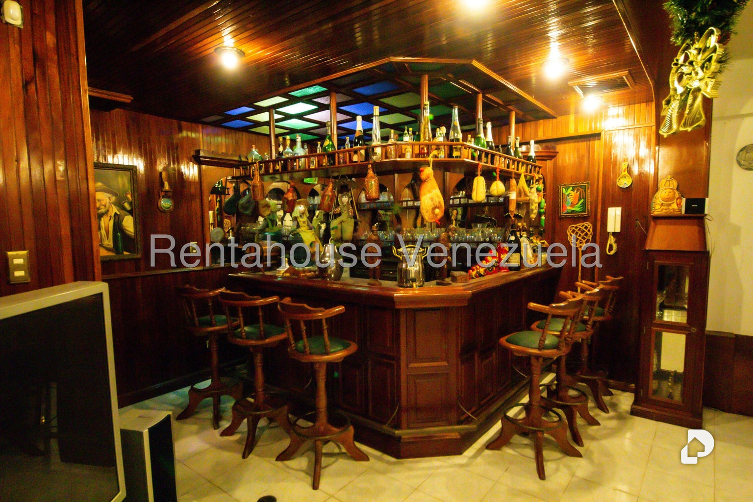 Casa en Lomas de La Lagunita, Caracas – 30