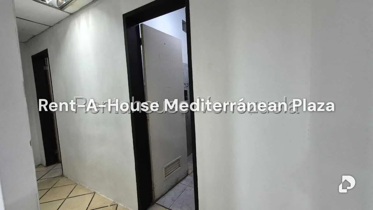 Local comercial en Zona Industrial, Valencia – 18