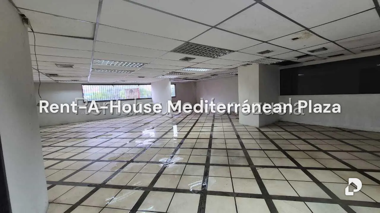 Local comercial en Zona Industrial, Valencia – 24