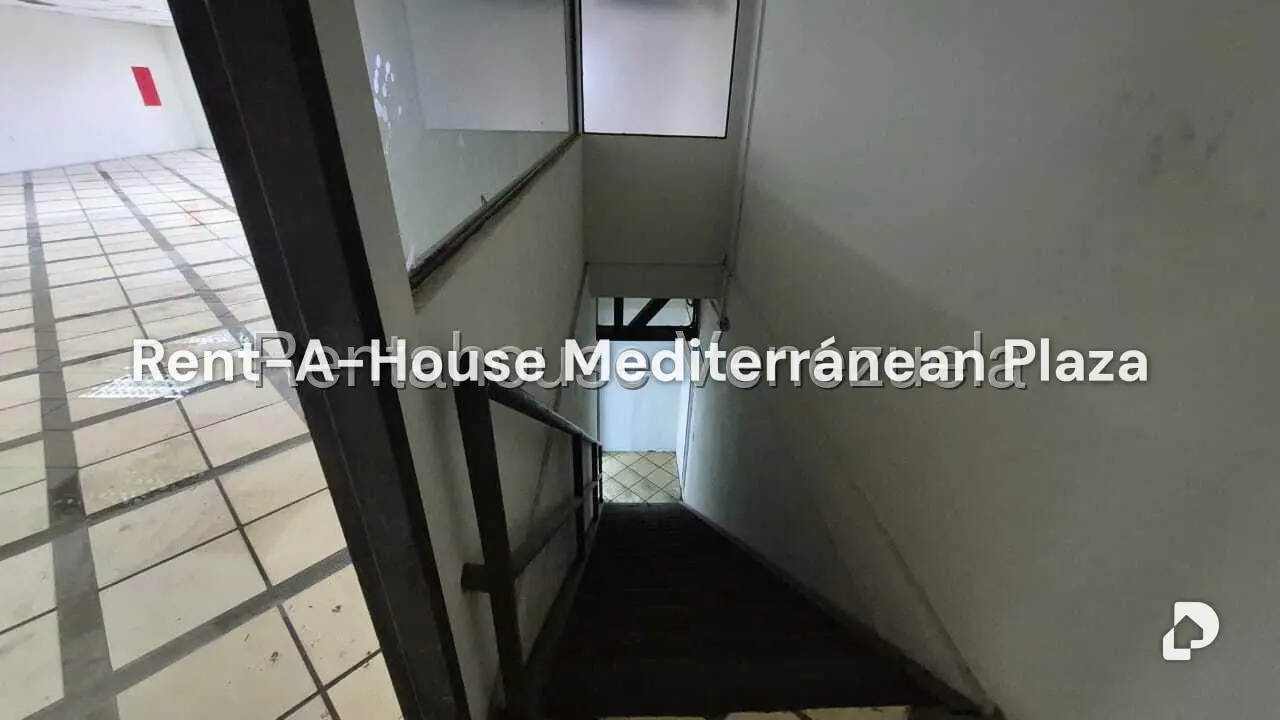 Local comercial en Zona Industrial, Valencia – 17