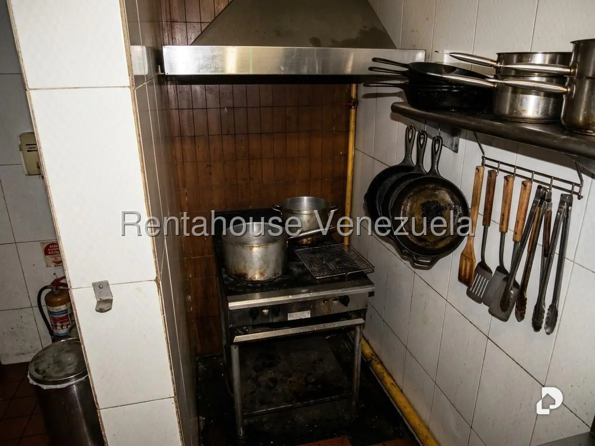 Local comercial en La Florida, Caracas – 13