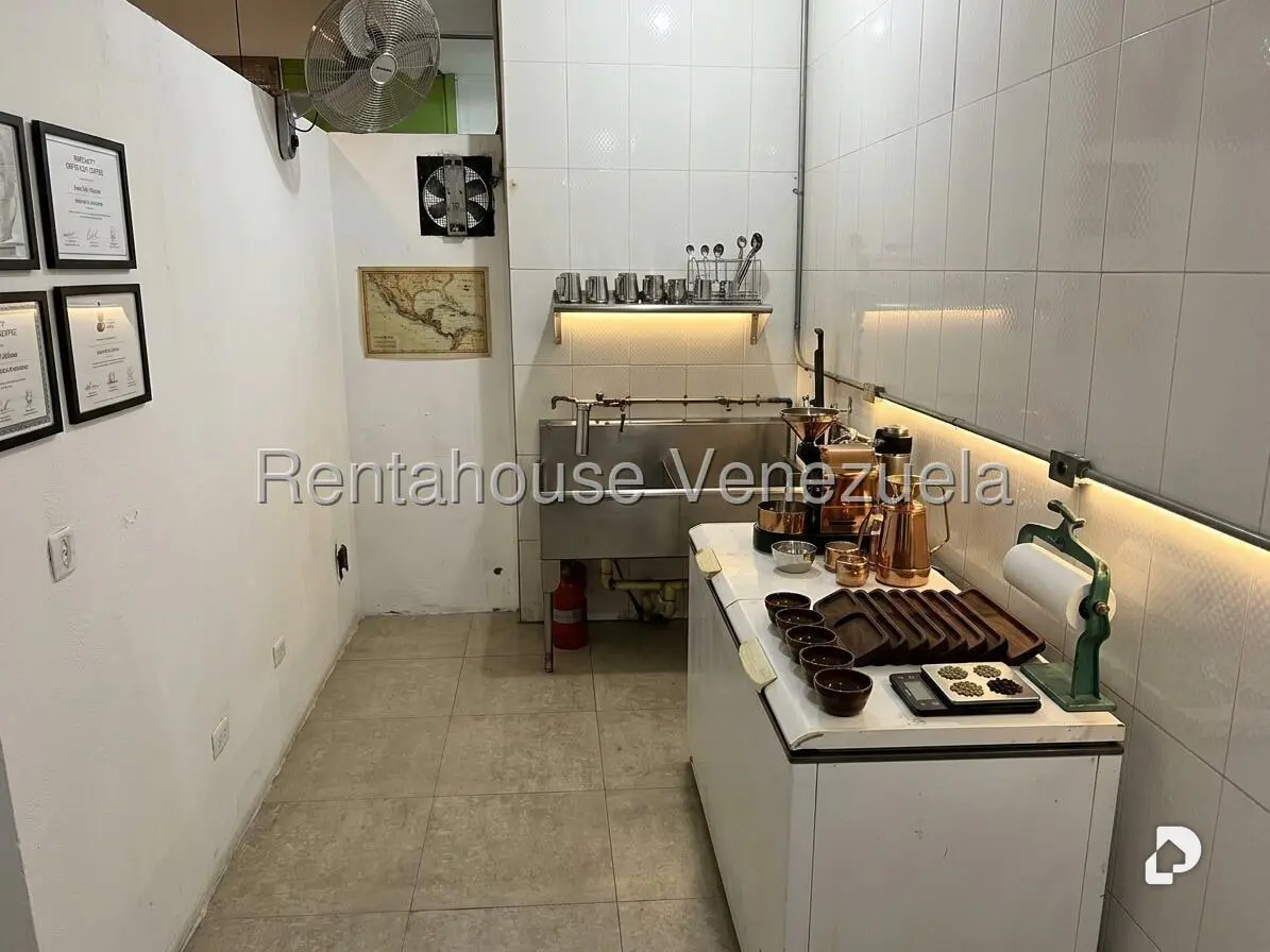 Local comercial en La Florida, Caracas – 9