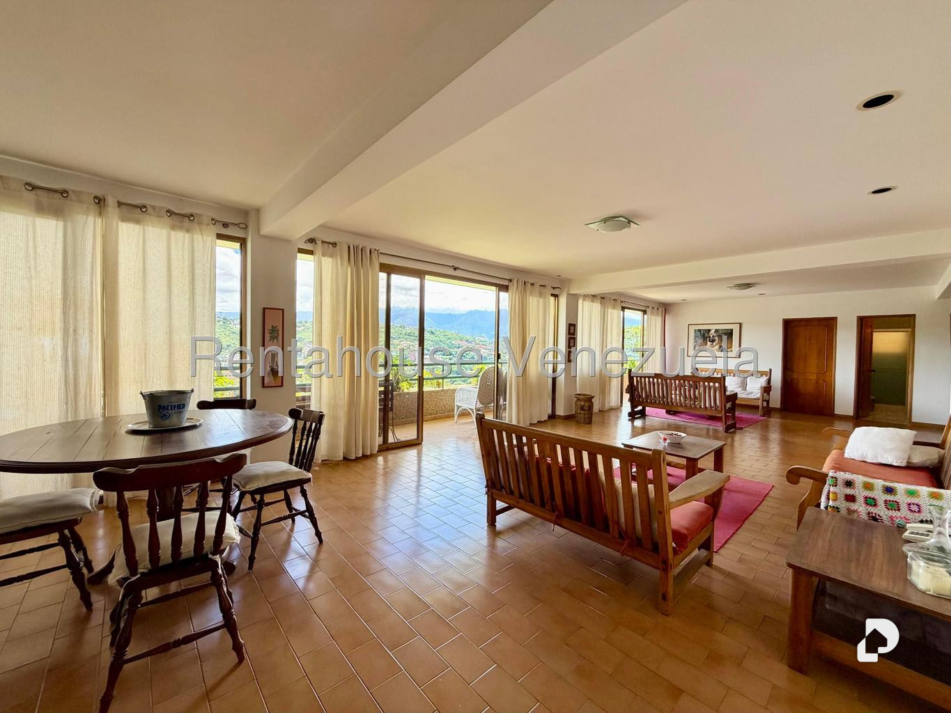 Apartamento en Prados del Este, Caracas – 1