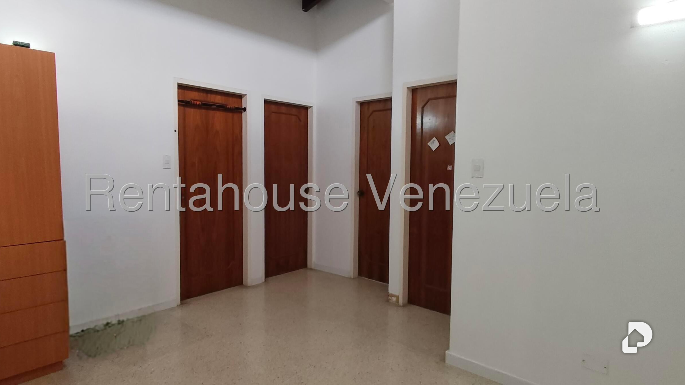 Casa en Alto Prado, Caracas – 17