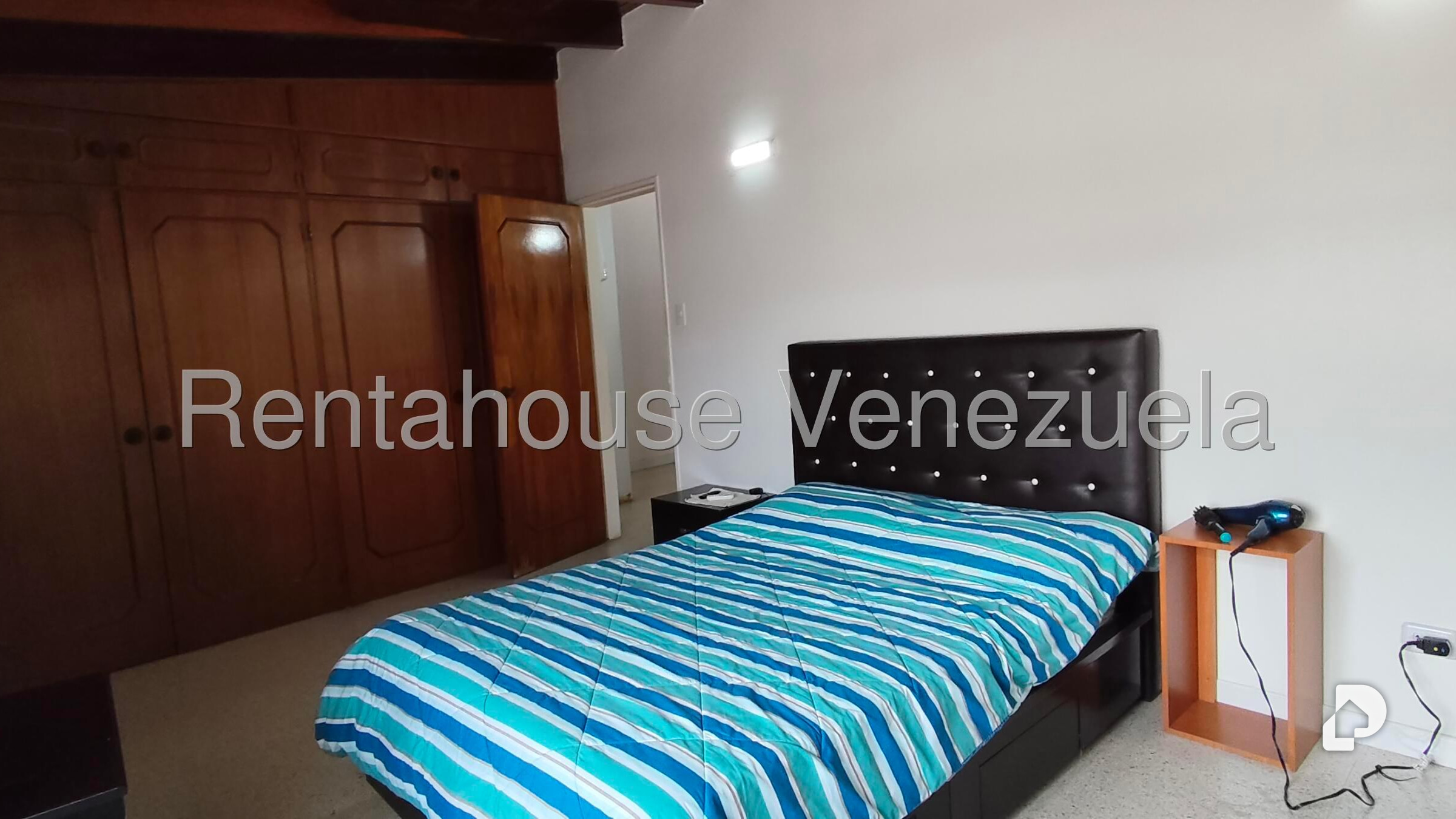 Casa en Alto Prado, Caracas – 19