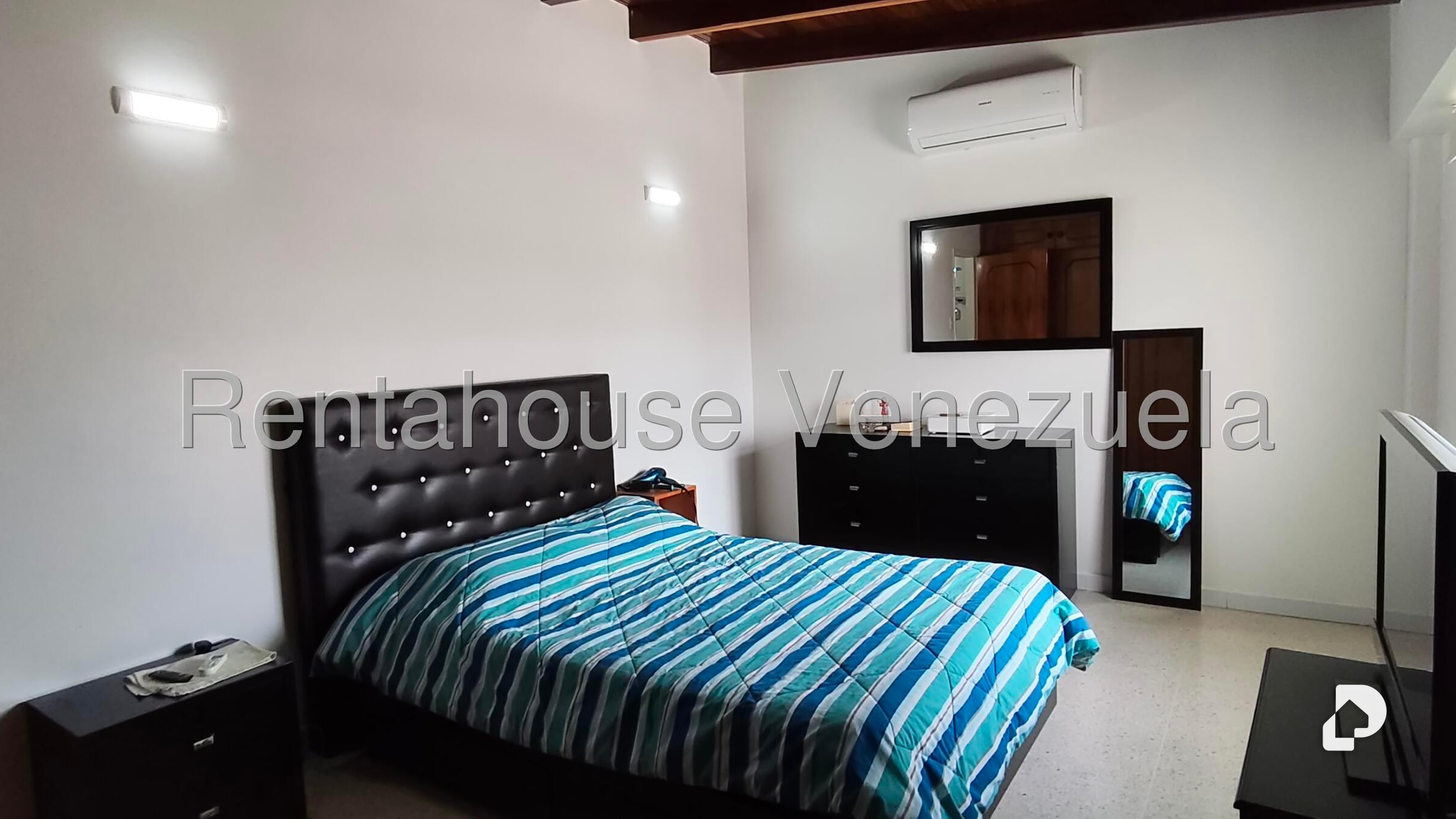 Casa en Alto Prado, Caracas – 18