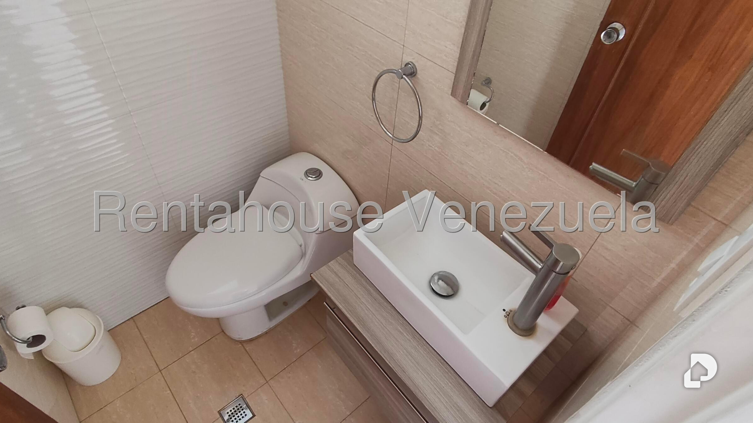 Casa en Alto Prado, Caracas – 14