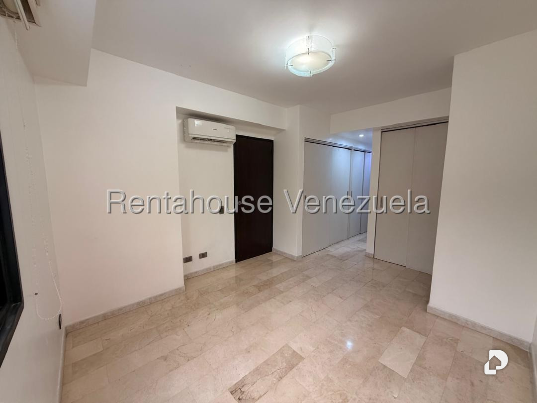 Apartamento en El Rosal, Caracas – 10