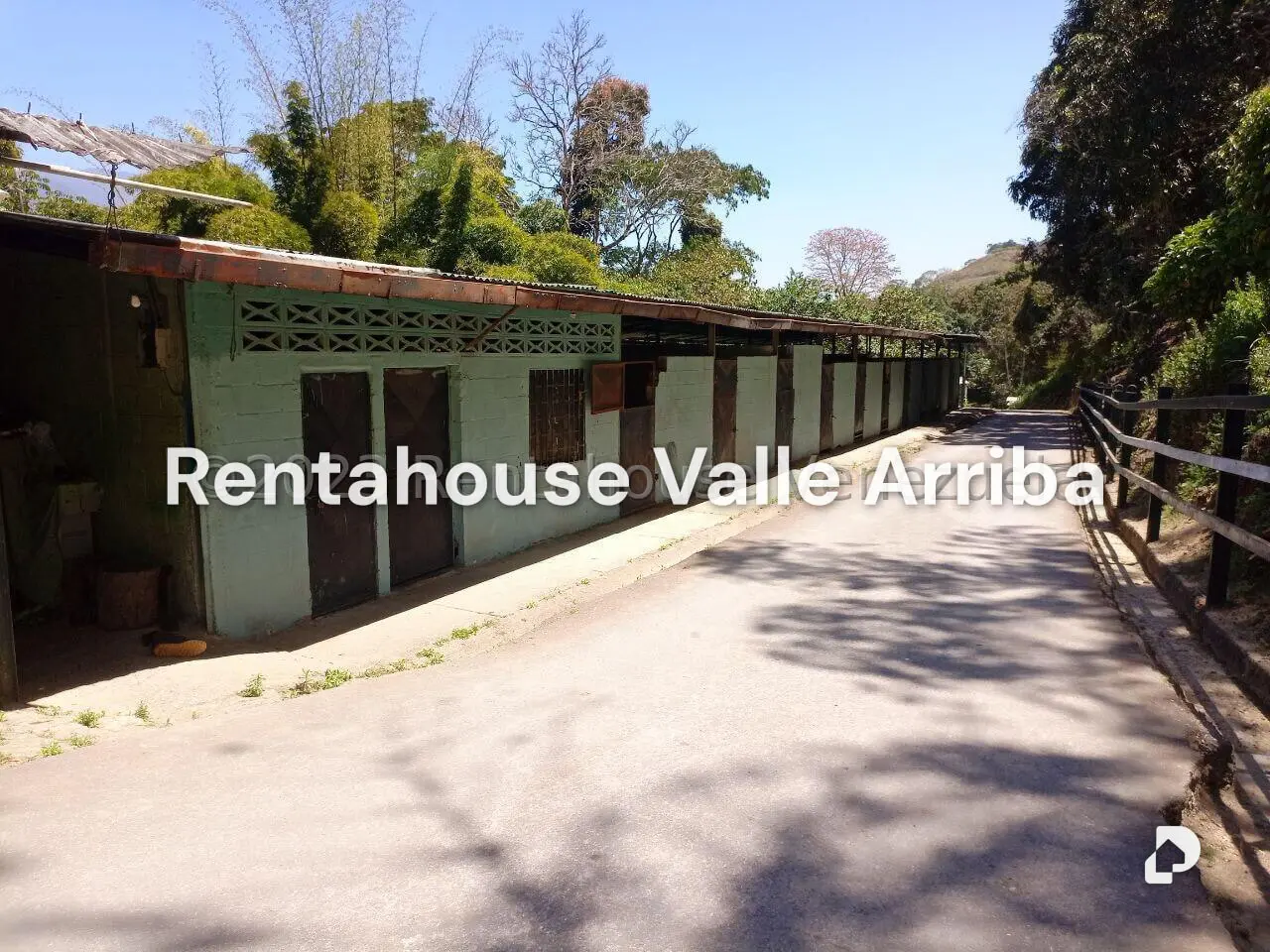 Terreno en Parque Caiza, Caracas – 25
