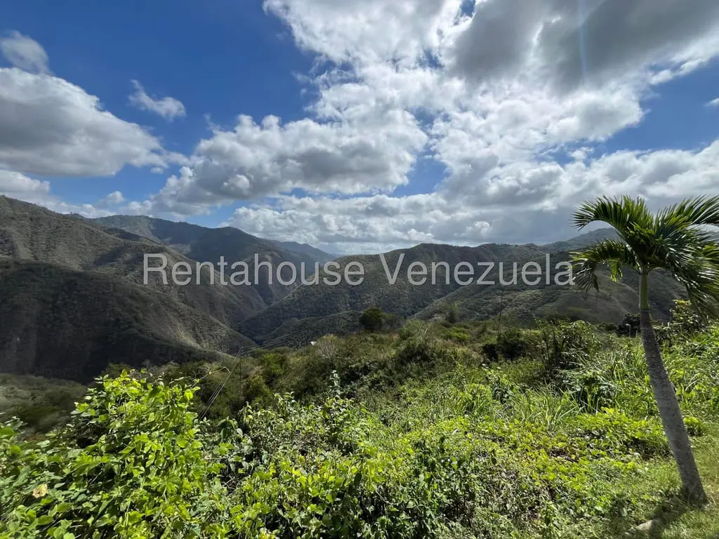 Land in El Hatillo, Caracas - 1