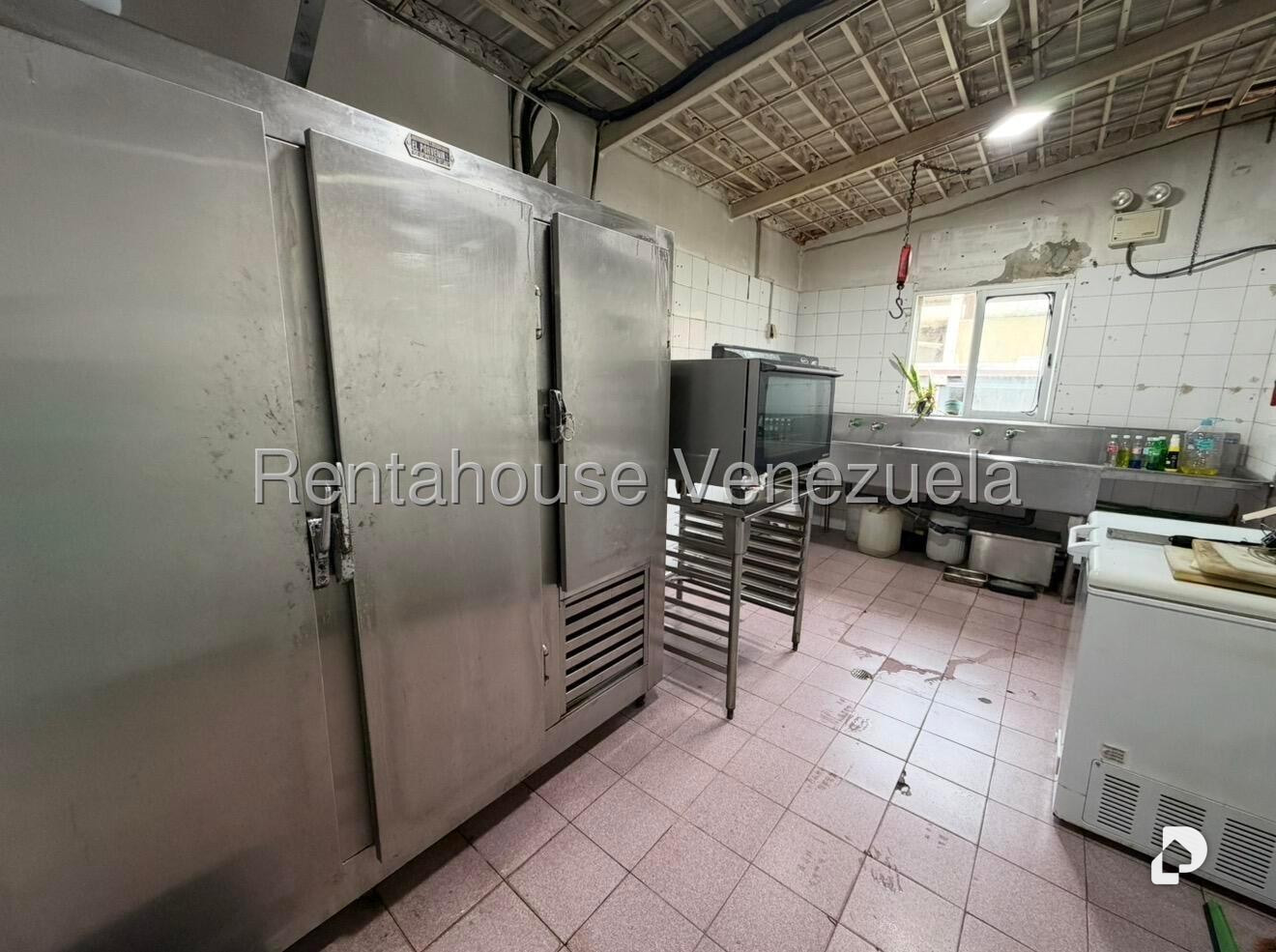 Local comercial en El Hatillo, Caracas – 12