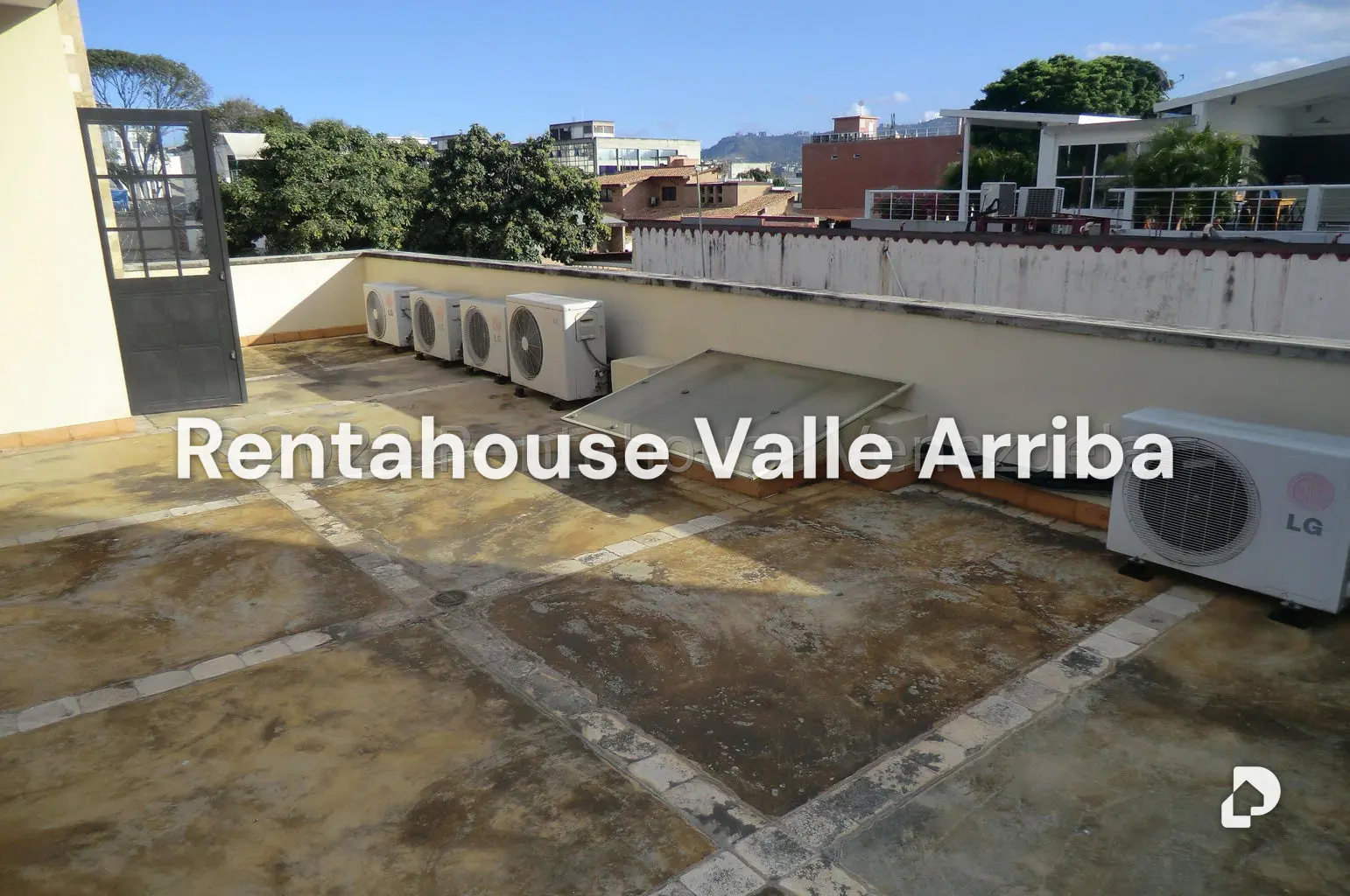 Casa en Campo Claro, Caracas – 25
