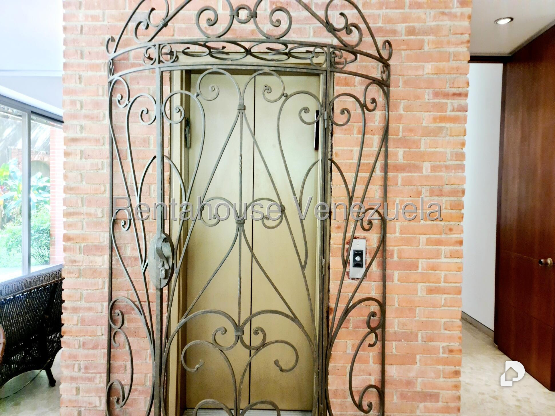 Apartamento en Altamira, Caracas – 2