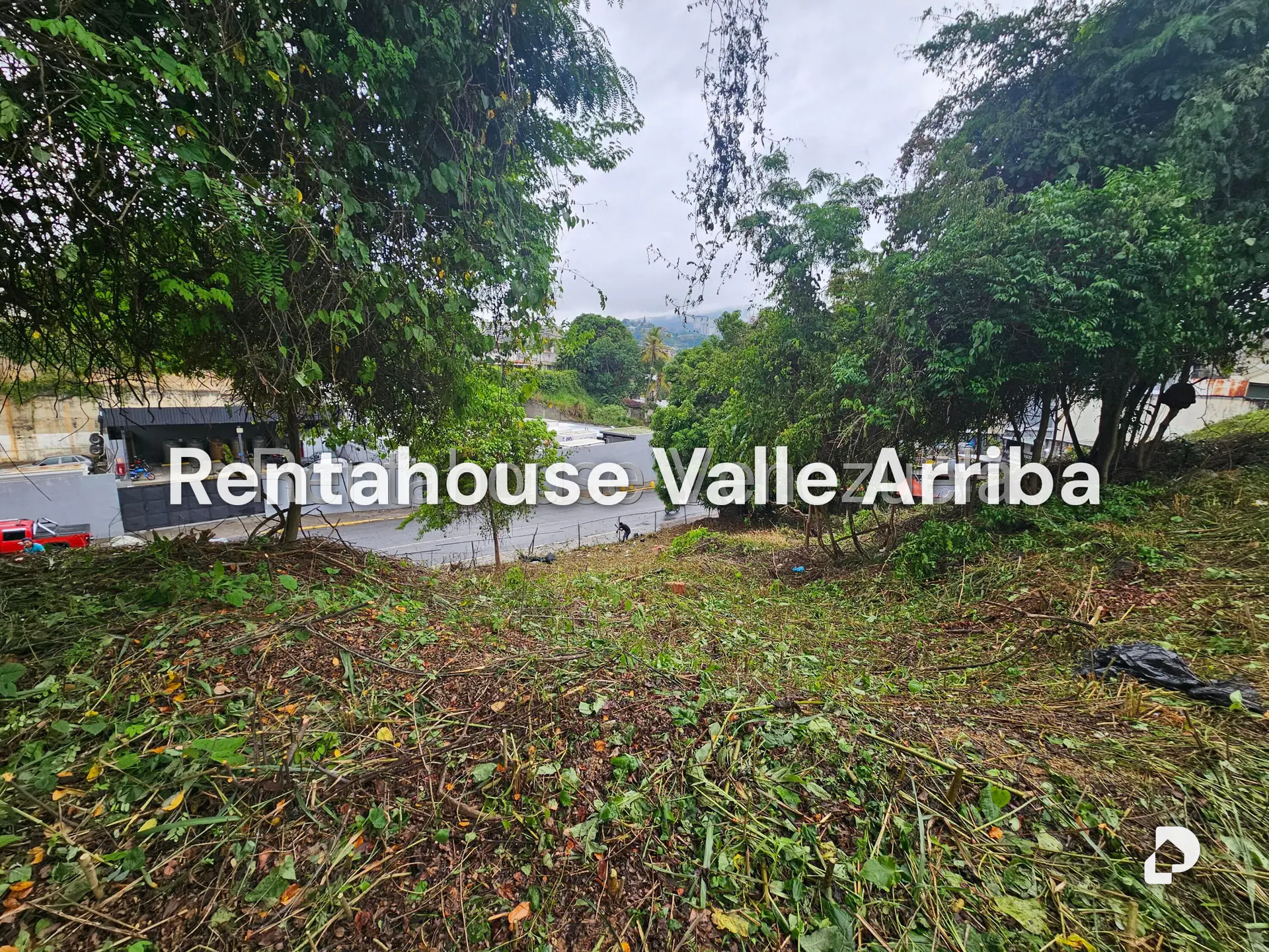 Terreno en Prados del Este, Caracas – 18