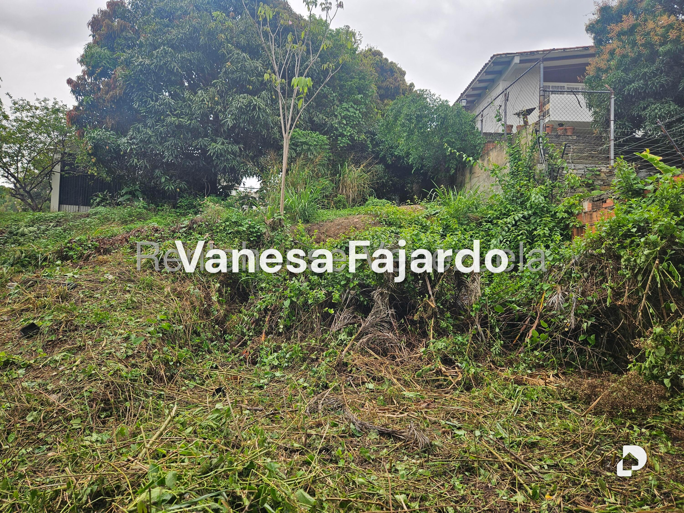 Terreno en Prados del Este, Caracas – 16