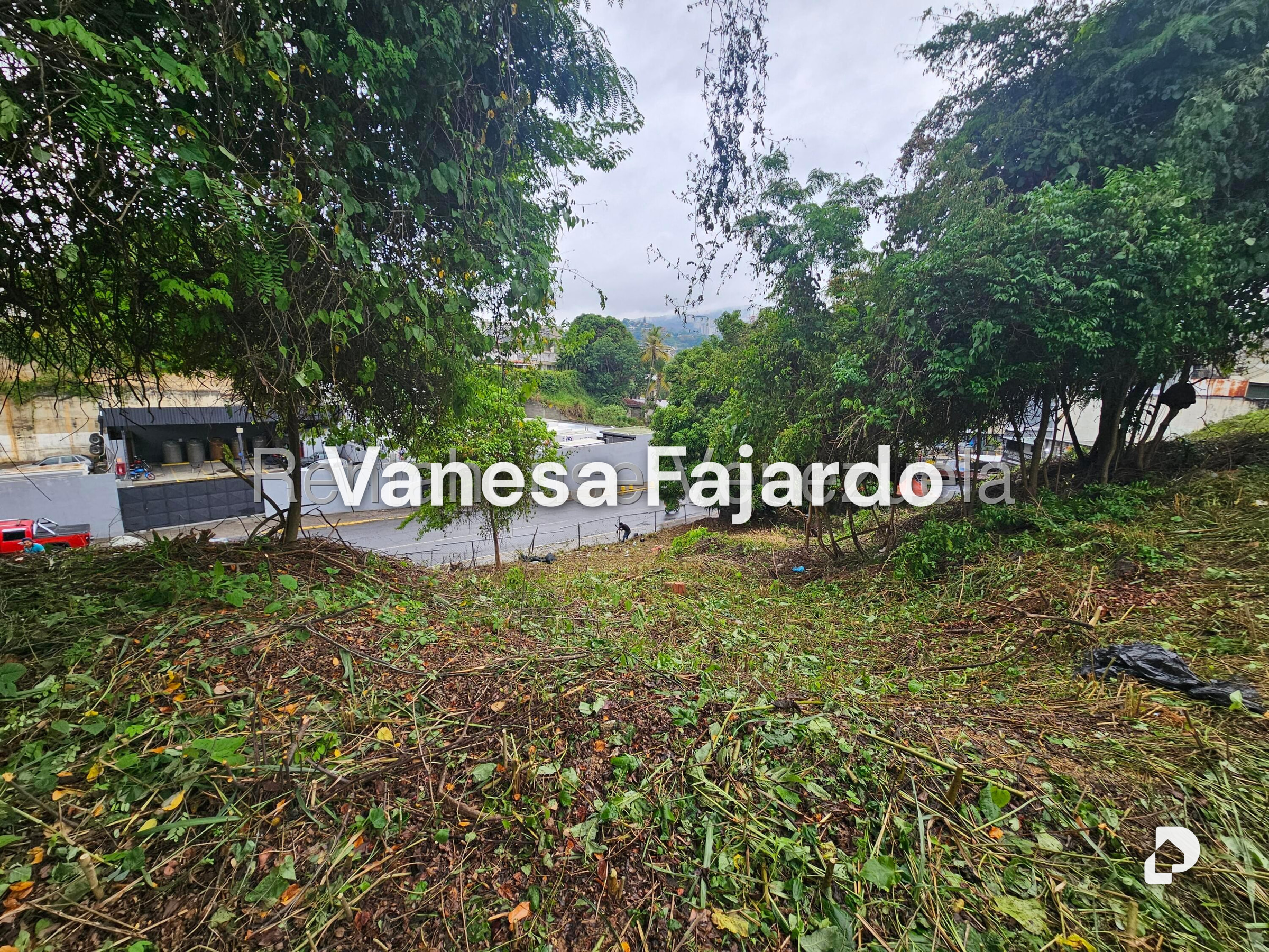 Terreno en Prados del Este, Caracas – 18