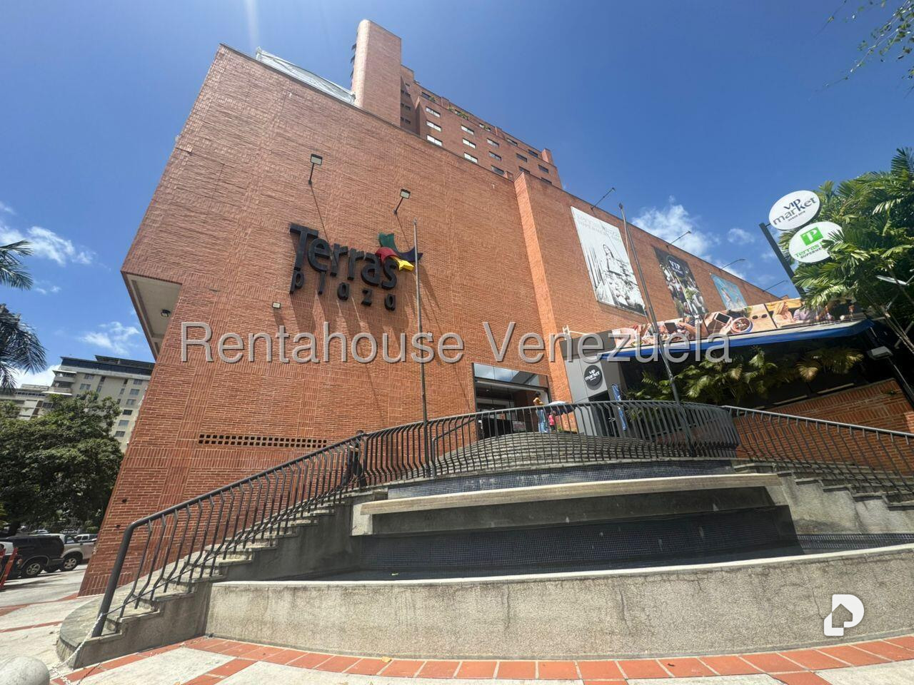 Local comercial en Terrazas del Club Hípico, Caracas – 1