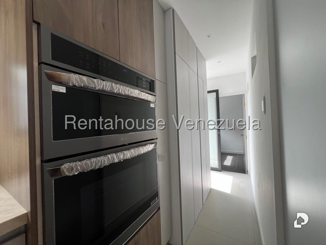 Casa en Los Palos Grandes, Caracas – 11