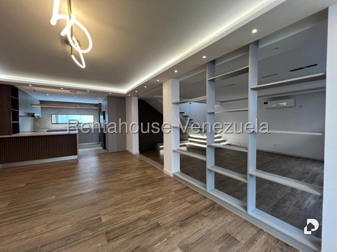 Casa en Los Palos Grandes, Caracas – 8