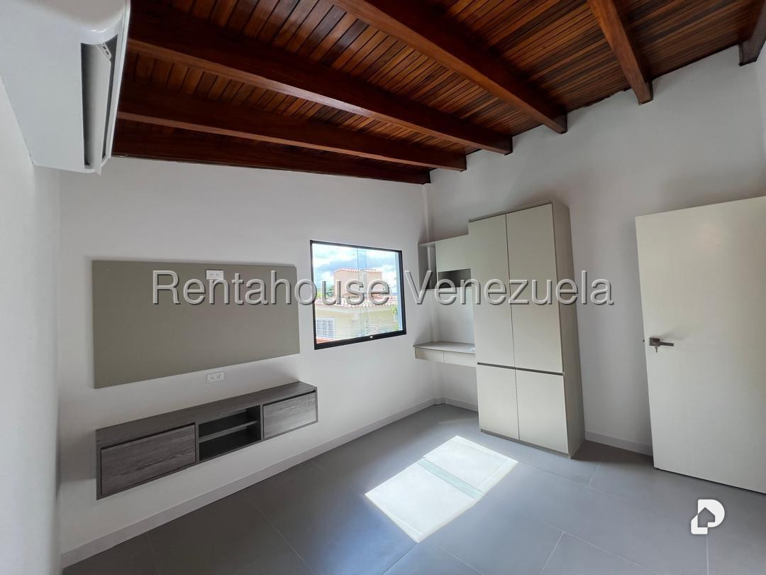 Casa en Los Palos Grandes, Caracas – 26