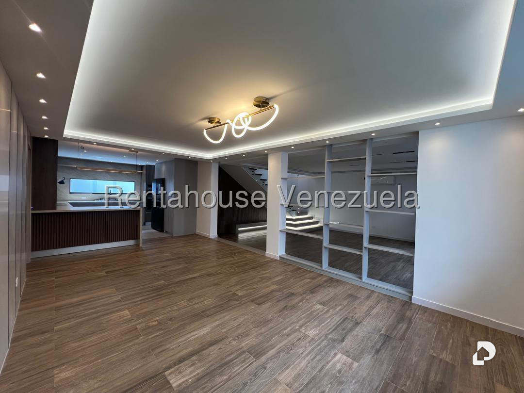 Casa en Los Palos Grandes, Caracas – 16