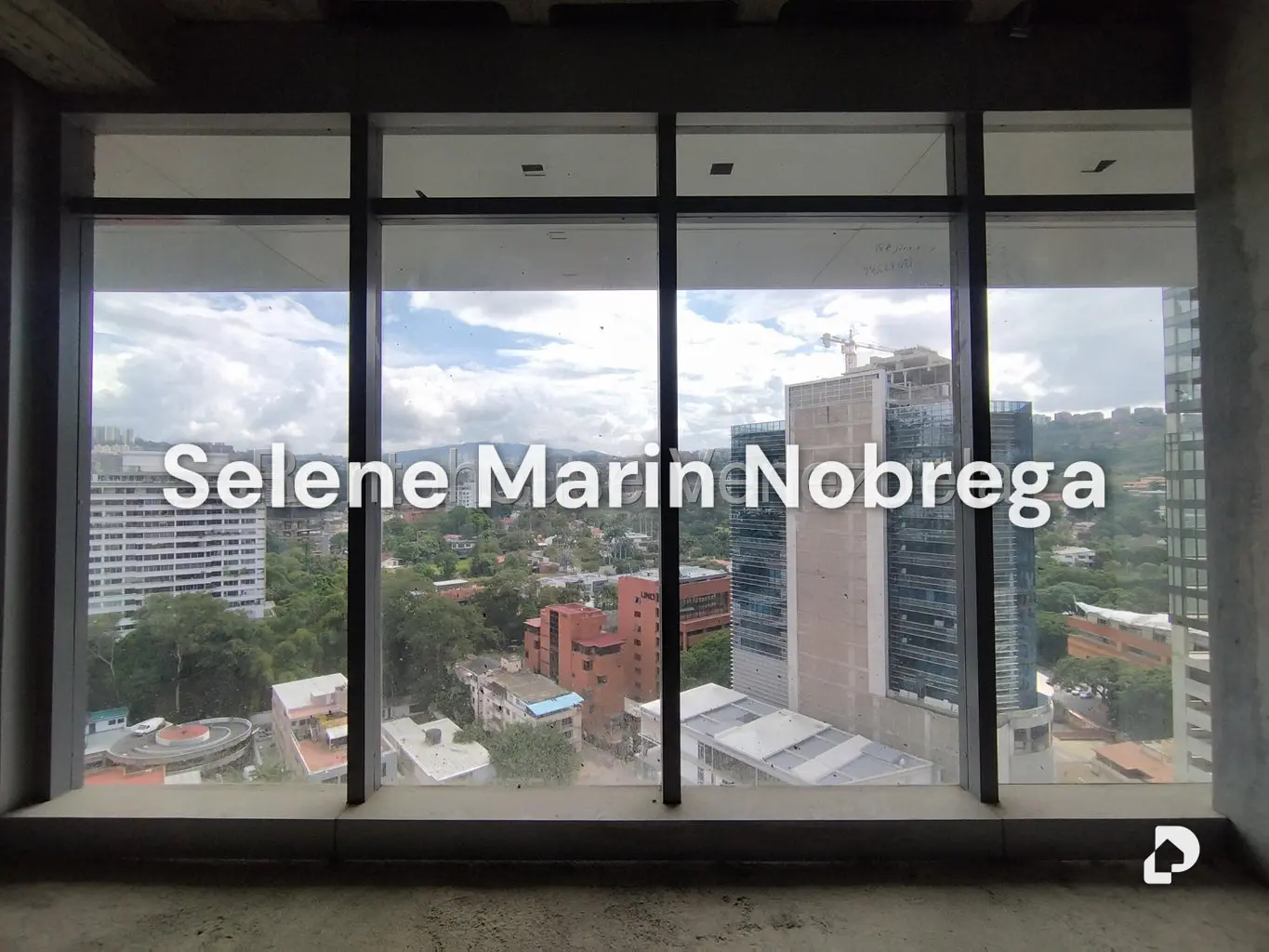 Oficina en Las Mercedes, Caracas – 12
