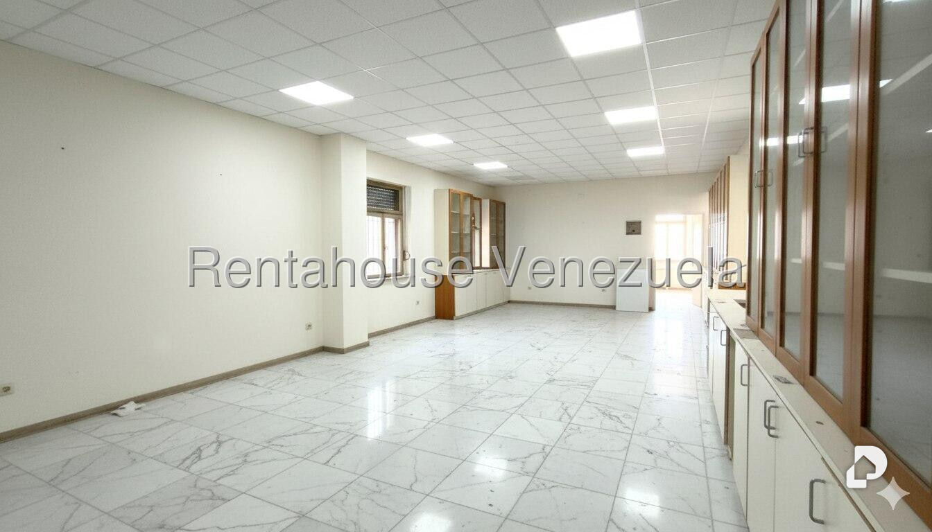 Local comercial en Las Mercedes, Caracas – 19