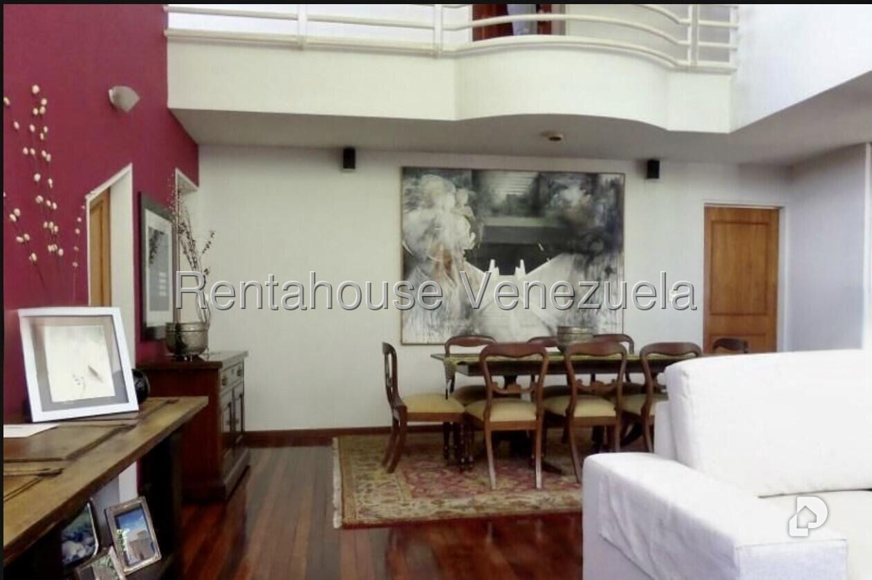 Casa en Altamira, Caracas – 12