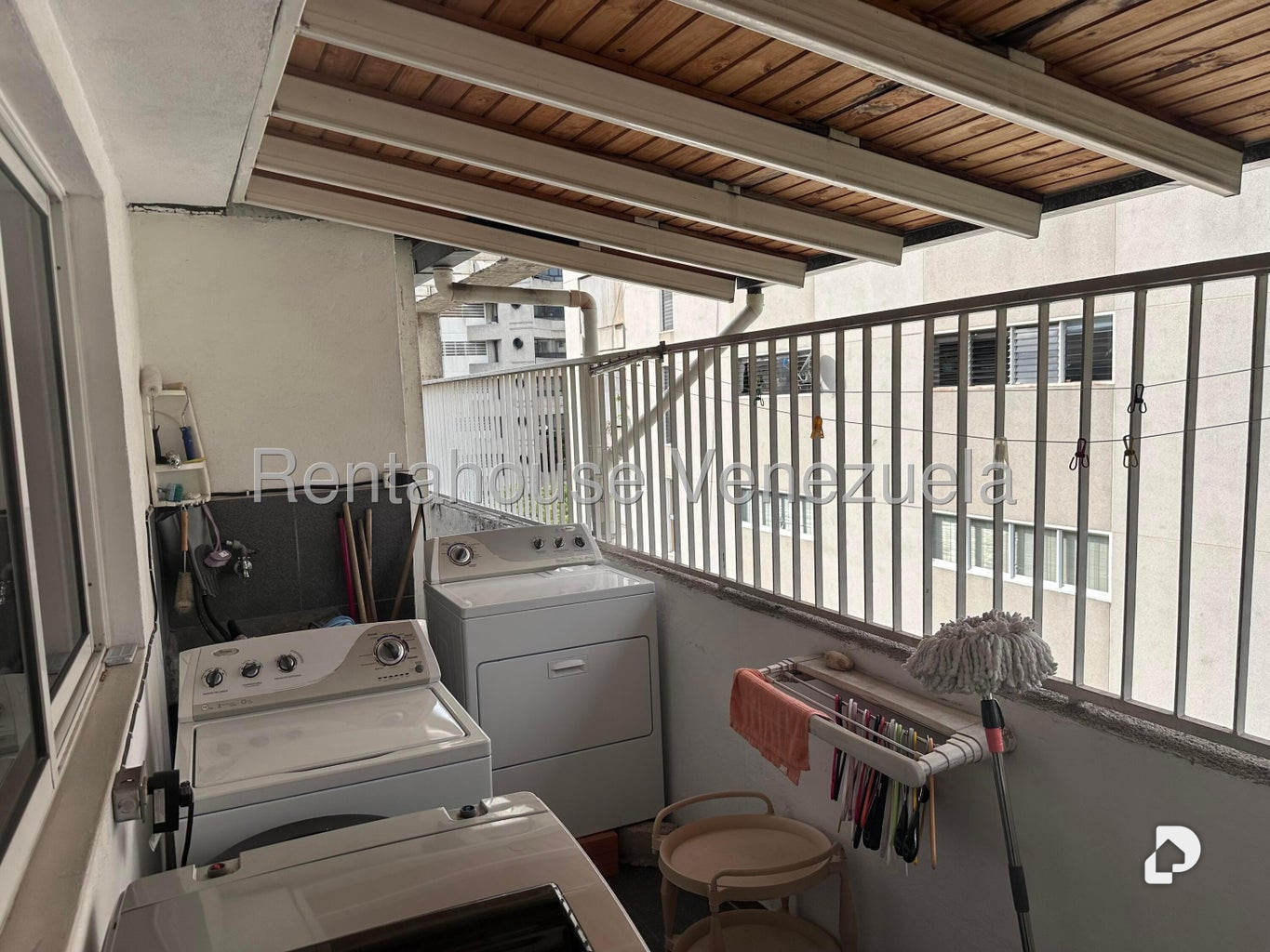 Apartamento en La Florida, Caracas – 23