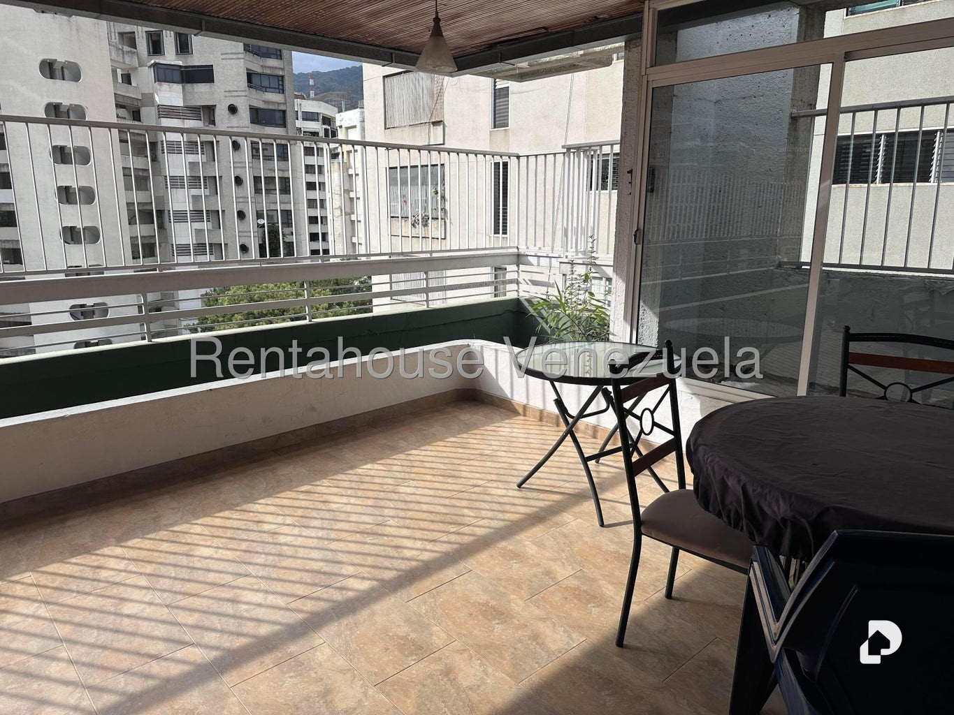 Apartamento en La Florida, Caracas – 26