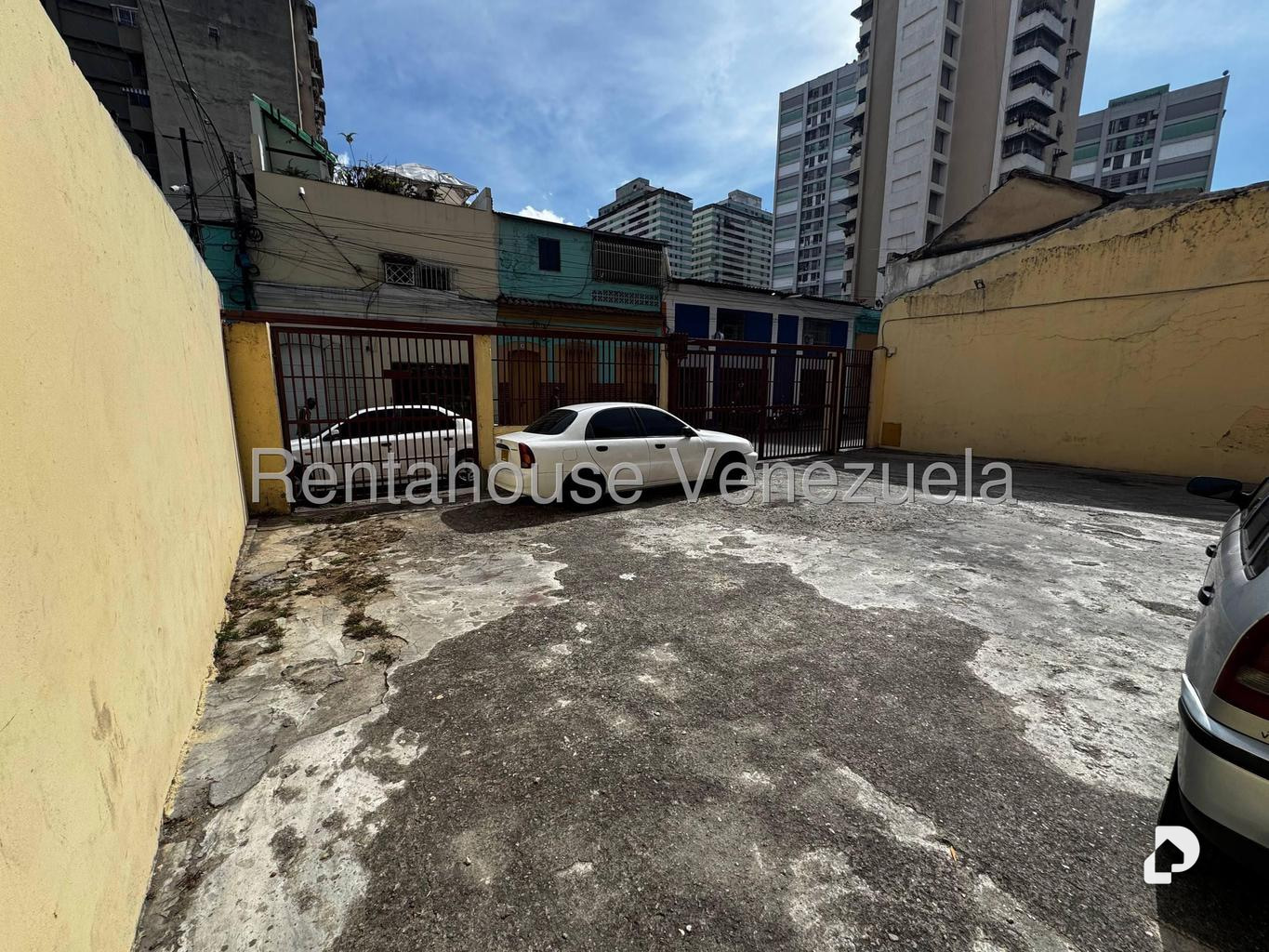 Apartamento en San Martín, Caracas – 24