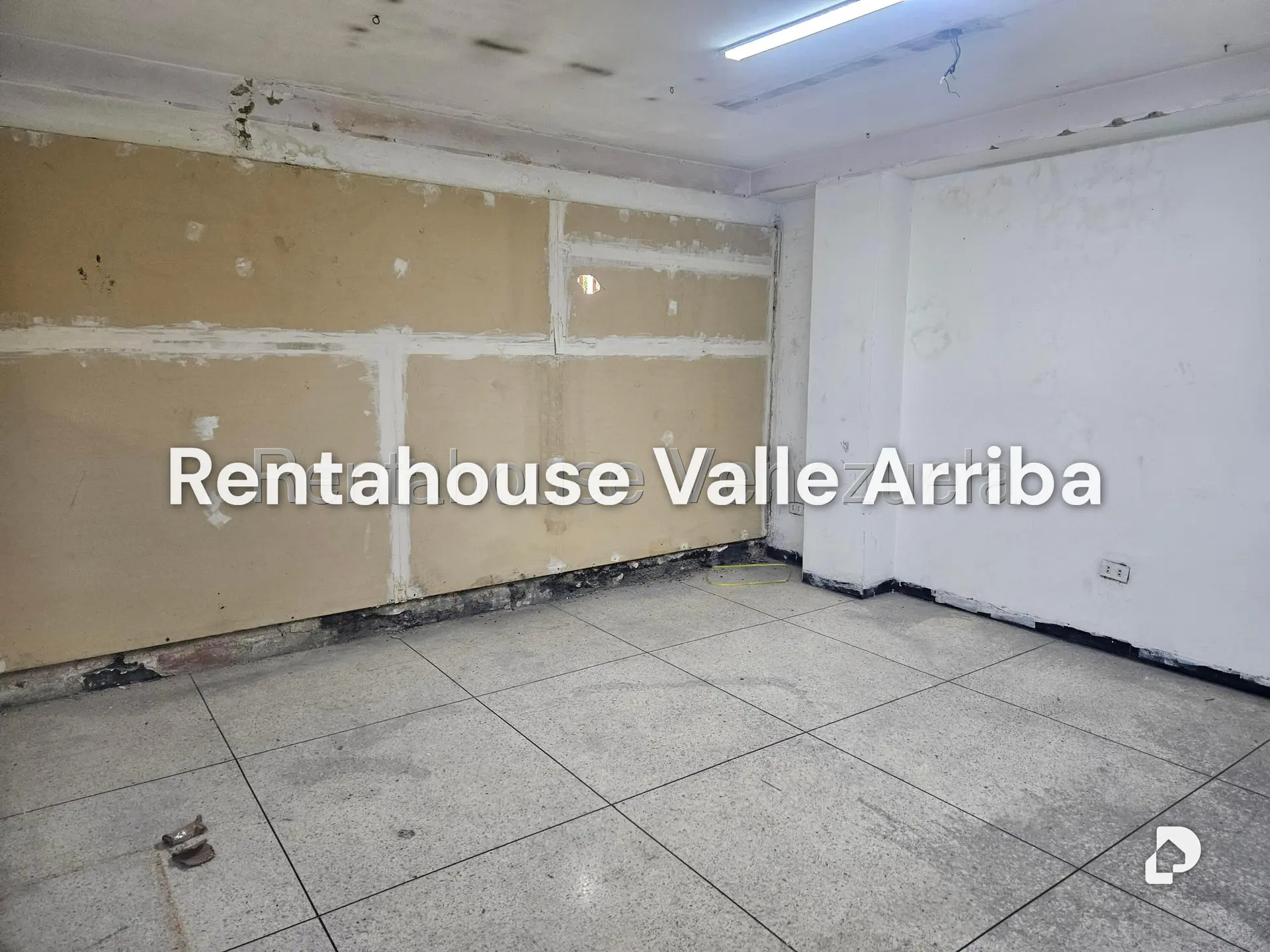 Local comercial en Parroquia Santa Rosalía, Caracas – 19
