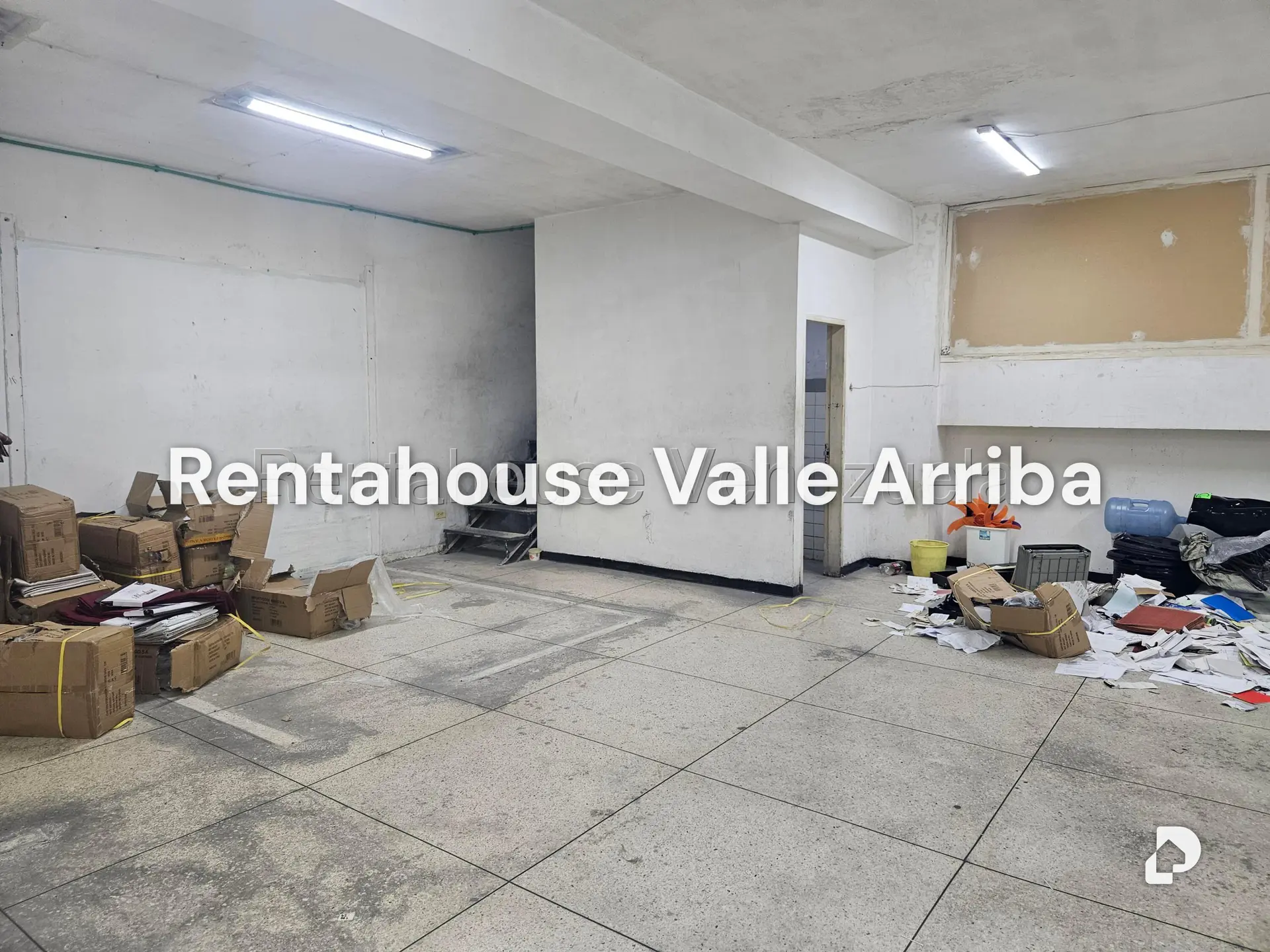 Local comercial en Parroquia Santa Rosalía, Caracas – 13