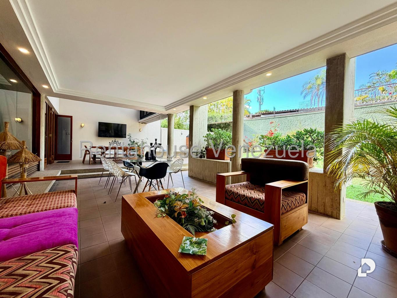 House in La Lagunita Country Club, Caracas – 24