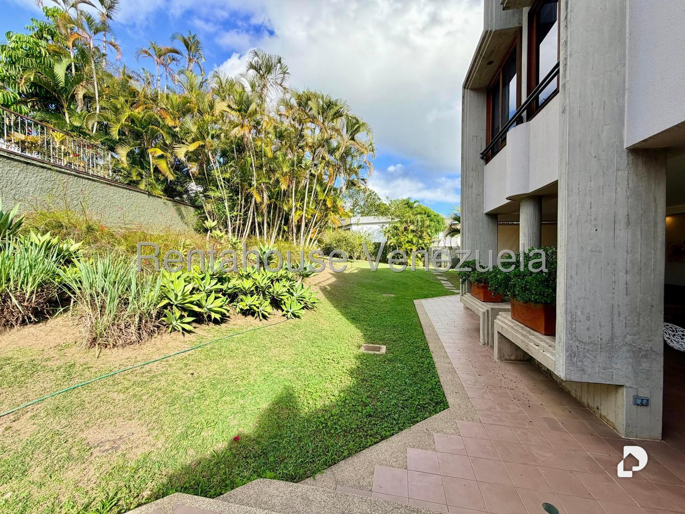House in La Lagunita Country Club, Caracas – 26