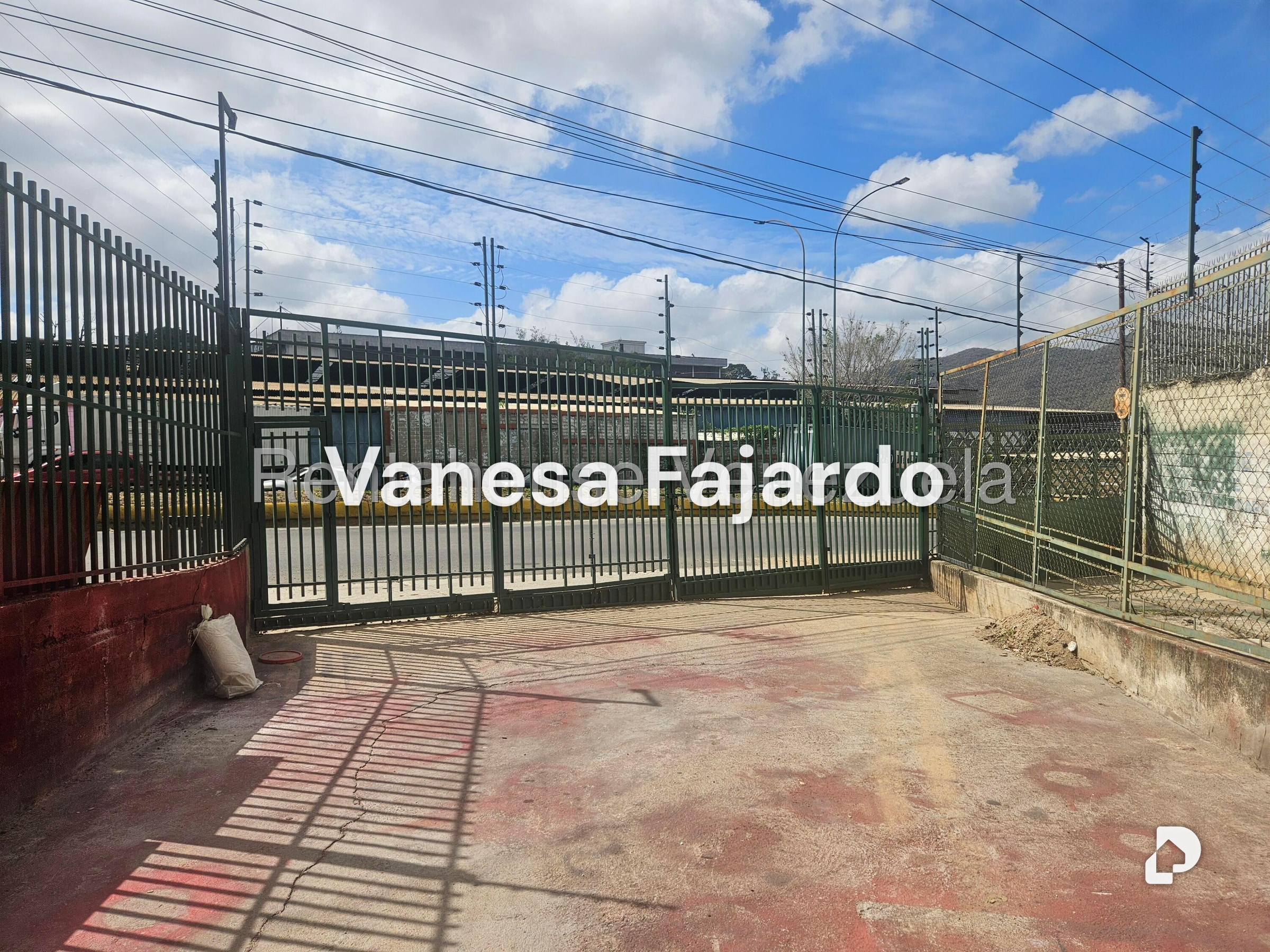 Local comercial en La Yaguara, Caracas – 4