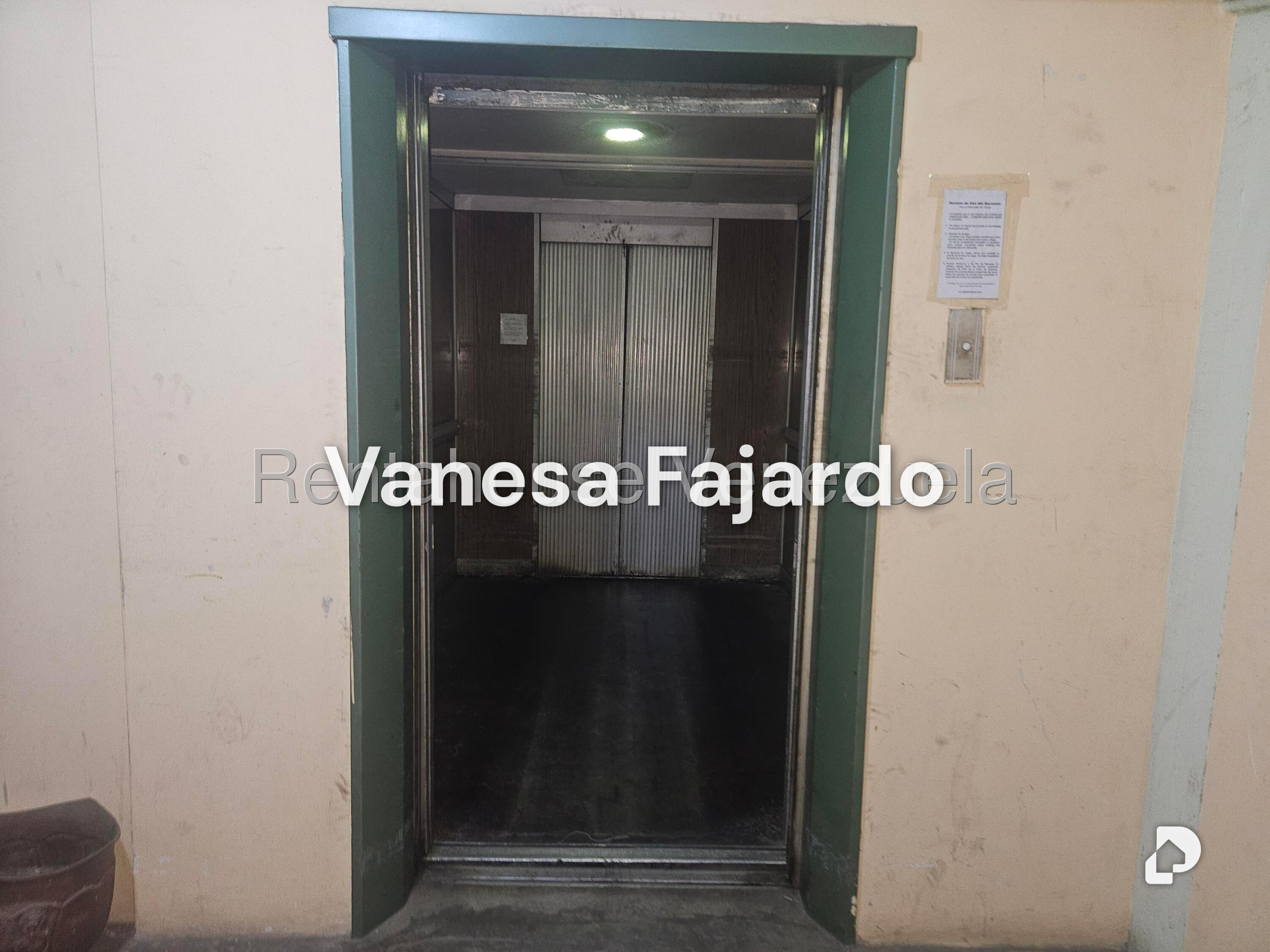 Local comercial en La Yaguara, Caracas – 18