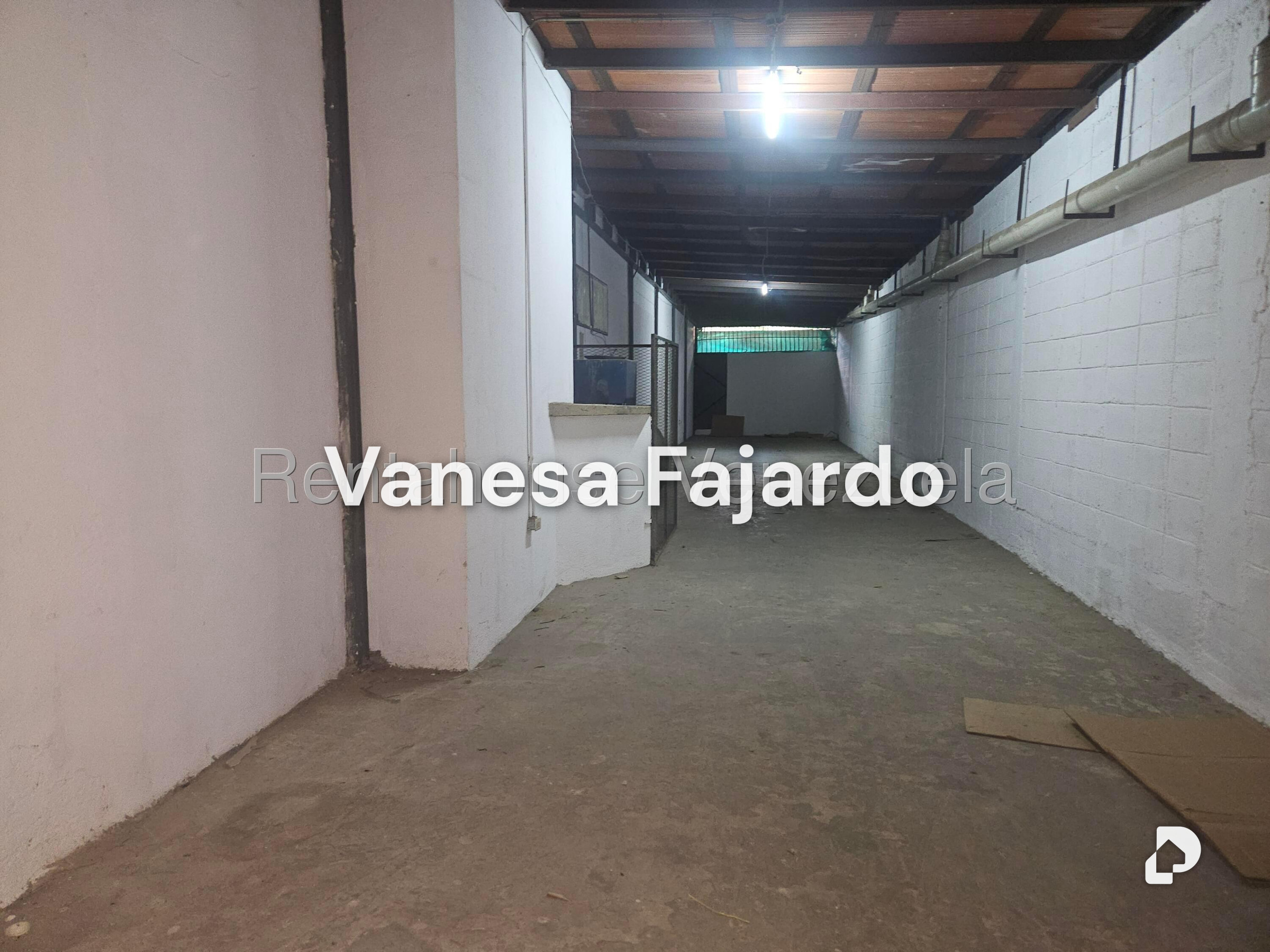 Local comercial en La Yaguara, Caracas – 23
